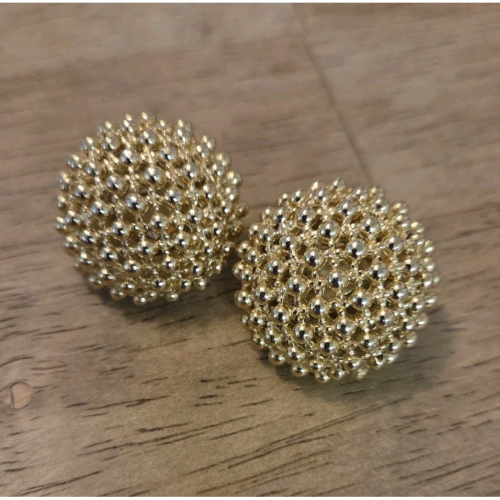 Vtg Ciner clip on earrings